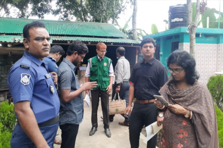 জীবননগরে কুটুমবাড়ি ফুড পার্কে ভোক্তা অধিকারের অভিযানে জরিমানা 